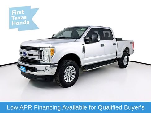 Used 2017 Ford F250 XLT image 3