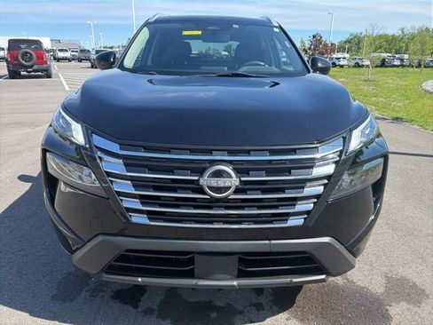 Used 2024 Nissan Rogue SV w/ SV Premium Package AWD/4WD image 3