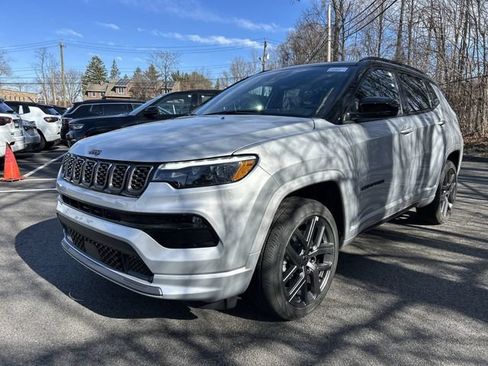 Used 2025 Jeep Compass Limited w/ High Altitude Package AWD/4WD image 4