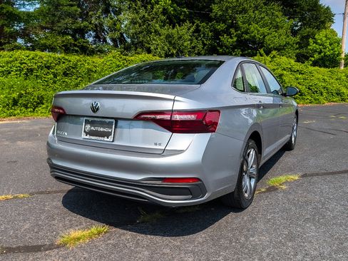 Used 2024 Volkswagen Jetta SE FWD image 5