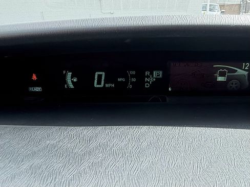 Used 2014 Toyota Prius Three w/ Solar Roof Package image 20