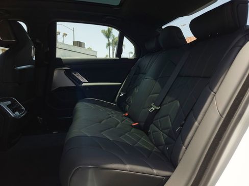 New 2026 BMW i7 eDrive50 w/ M Sport Package RWD image 9