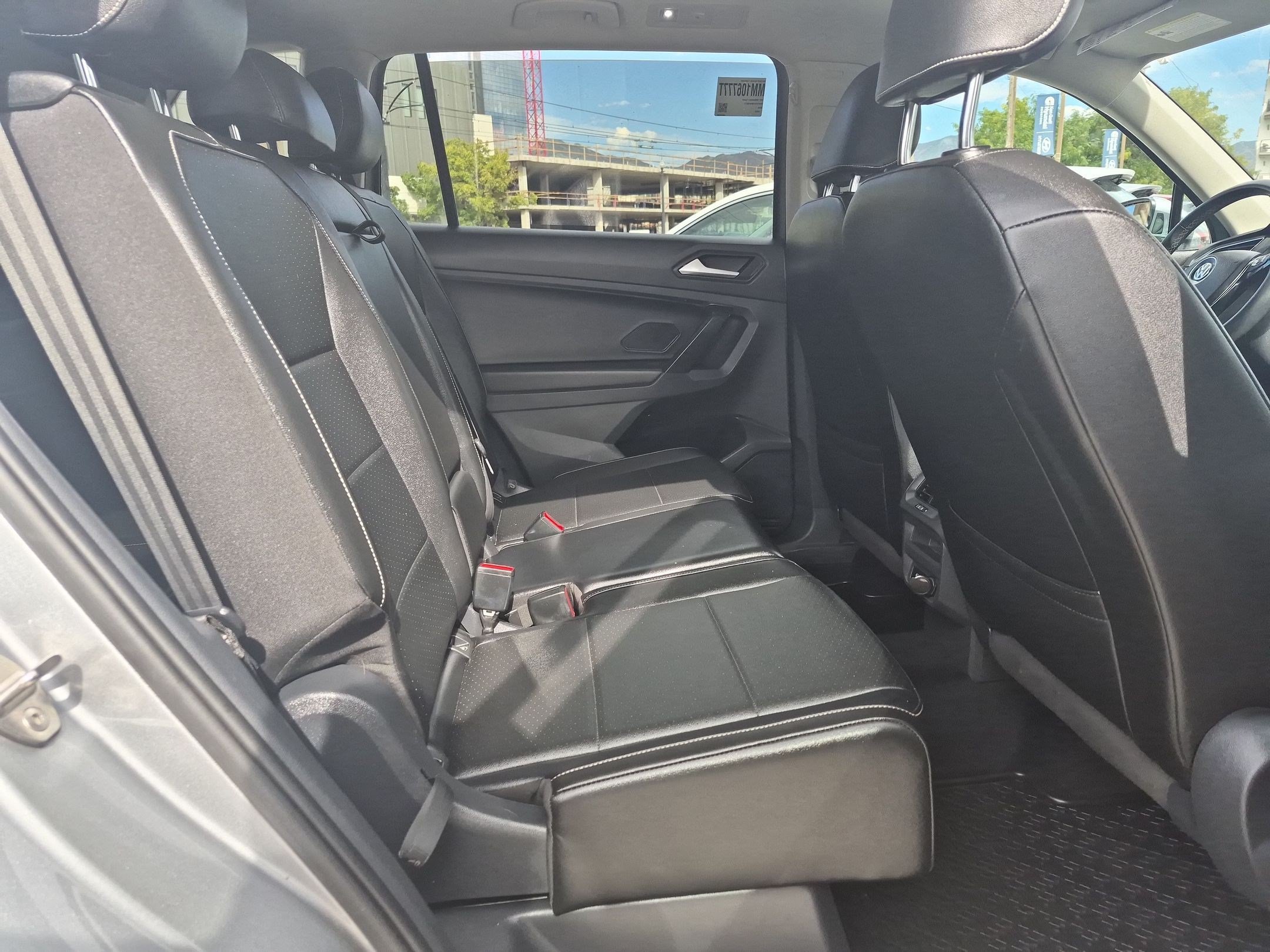 Used 2021 Volkswagen Tiguan SE AWD/4WD image 27