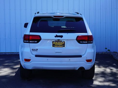 Used 2019 Jeep Grand Cherokee Altitude AWD/4WD image 5