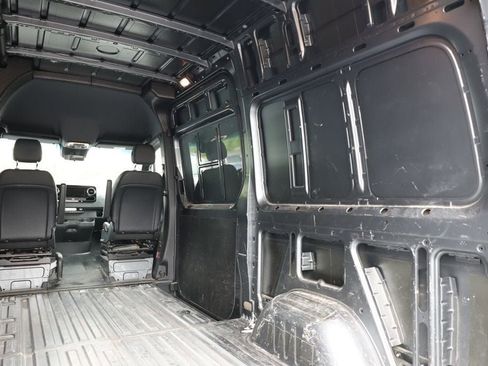 Used 2023 Mercedes-Benz Sprinter 2500 image 24