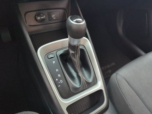 Used 2020 Hyundai Venue SE FWD image 10