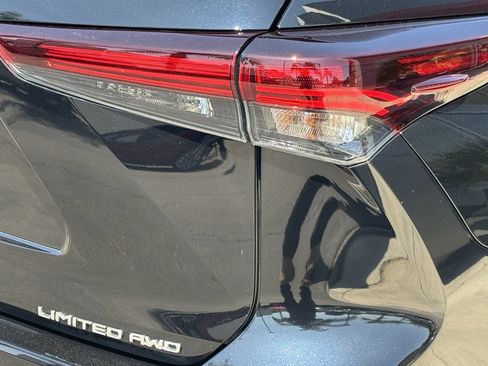 Certified 2026 Toyota Highlander Limited AWD/4WD image 33