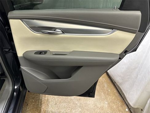 Used 2020 Cadillac XT5 Premium Luxury image 27