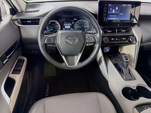 Used 2021 Toyota Venza XLE w/ Softex Package AWD/4WD image 21