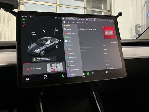 Used 2020 Tesla Model Y Long Range AWD/4WD image 19