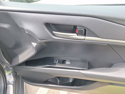 Used 2025 Toyota Camry SE image 35