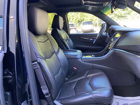 Used 2016 Cadillac Escalade Platinum AWD/4WD image 39