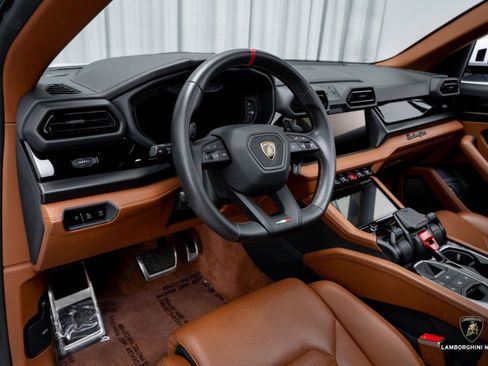Used 2025 Lamborghini Urus SE image 24