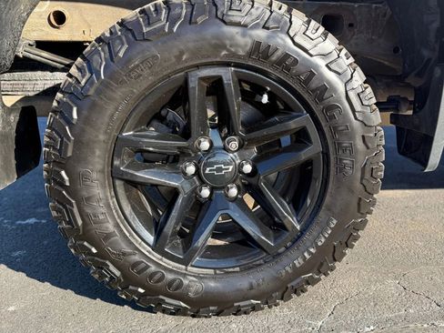 Used 2021 Chevrolet Silverado 1500 Custom Trail Boss w/ LPO, Dark Essentials Package image 28