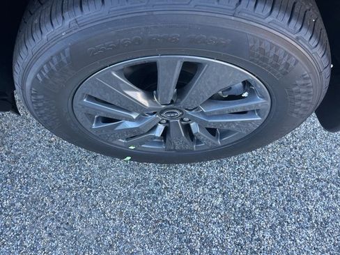 New 2025 Nissan Pathfinder SV image 30