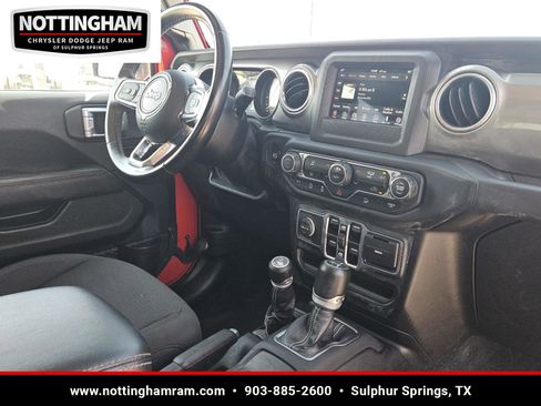 Used 2020 Jeep Wrangler Unlimited Sahara image 29