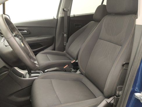 Used 2020 Chevrolet Trax LT FWD image 17