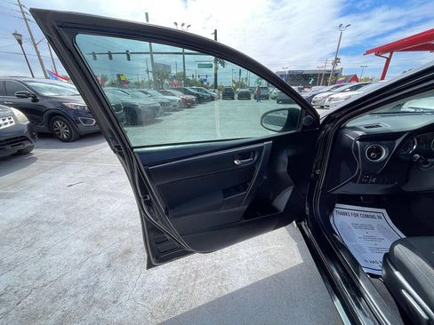 Used 2017 Toyota Corolla LE FWD image 9