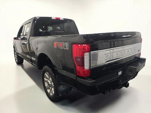 Used 2017 Ford F250 Platinum w/ Platinum Ultimate Package AWD/4WD image 6