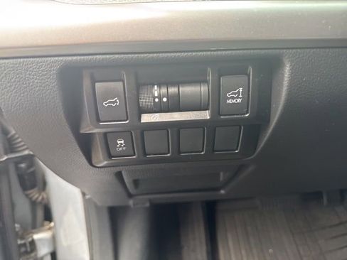 Used 2015 Subaru Outback 2.5i Premium image 11