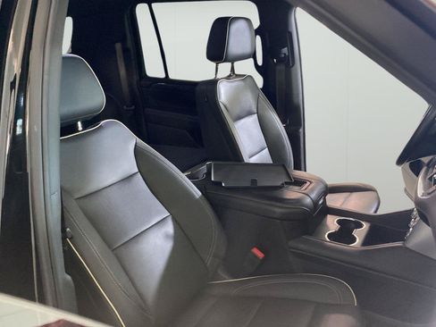Used 2023 GMC Yukon XL SLT AWD/4WD image 21