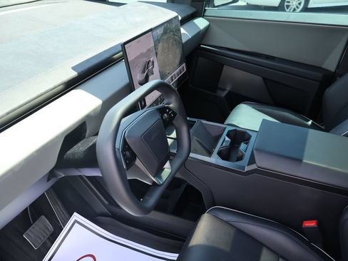 Used 2024 Tesla Cybertruck Cyberbeast AWD/4WD image 44