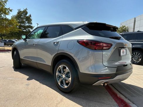 Used 2025 Chevrolet Blazer LT FWD image 8