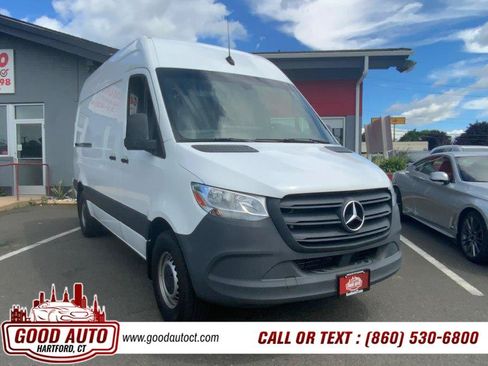 Used 2023 Mercedes-Benz Sprinter 1500 image 3