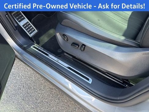 Certified 2023 Volkswagen Tiguan SE R-Line image 18