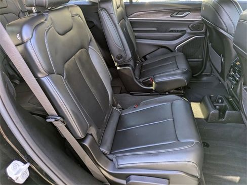 Certified 2022 Jeep Grand Cherokee L Limited w/ Trailer Tow Group (B) image 31