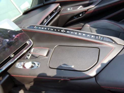 Used 2024 Chevrolet Corvette Z06 RWD image 19