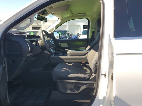 Certified 2025 Ford Expedition Active image 22