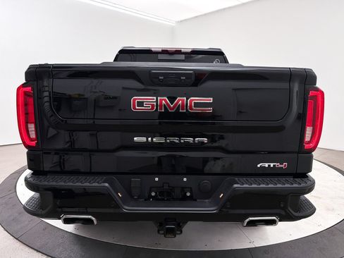 Used 2024 GMC Sierra 1500 AT4 w/ Technology Package AWD/4WD image 17