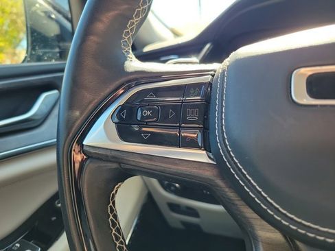 Used 2023 Jeep Grand Cherokee L Overland w/ Advanced Protech Group III image 25