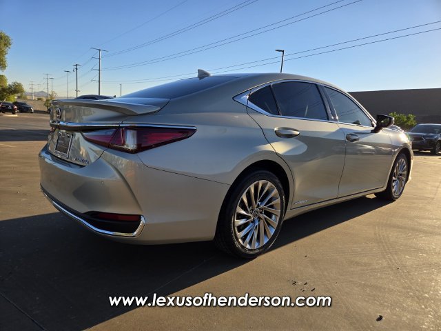 Used 2021 Lexus ES 300h w/ Accessory Package FWD image 7