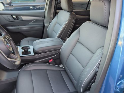 Certified 2025 Buick Enclave Preferred image 11