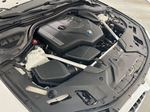 Used 2022 BMW 530i xDrive w/ Premium Package AWD/4WD image 11