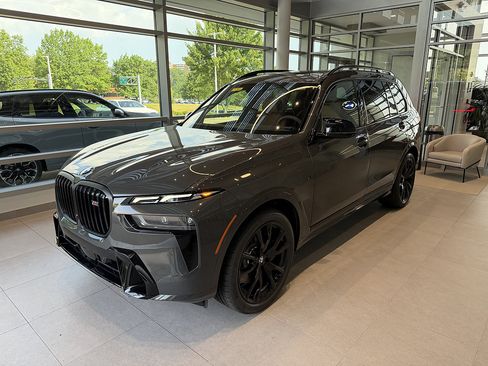 New 2027 BMW X7 M60i AWD/4WD image 3