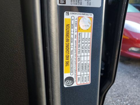 Used 2021 Chevrolet Suburban LT w/ Rear Media and Nav Package AWD/4WD image 30