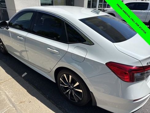 Used 2023 Honda Civic EX image 10