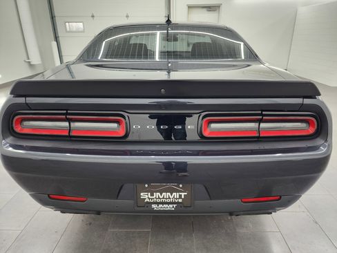 Used 2017 Dodge Challenger SRT Hellcat RWD image 28