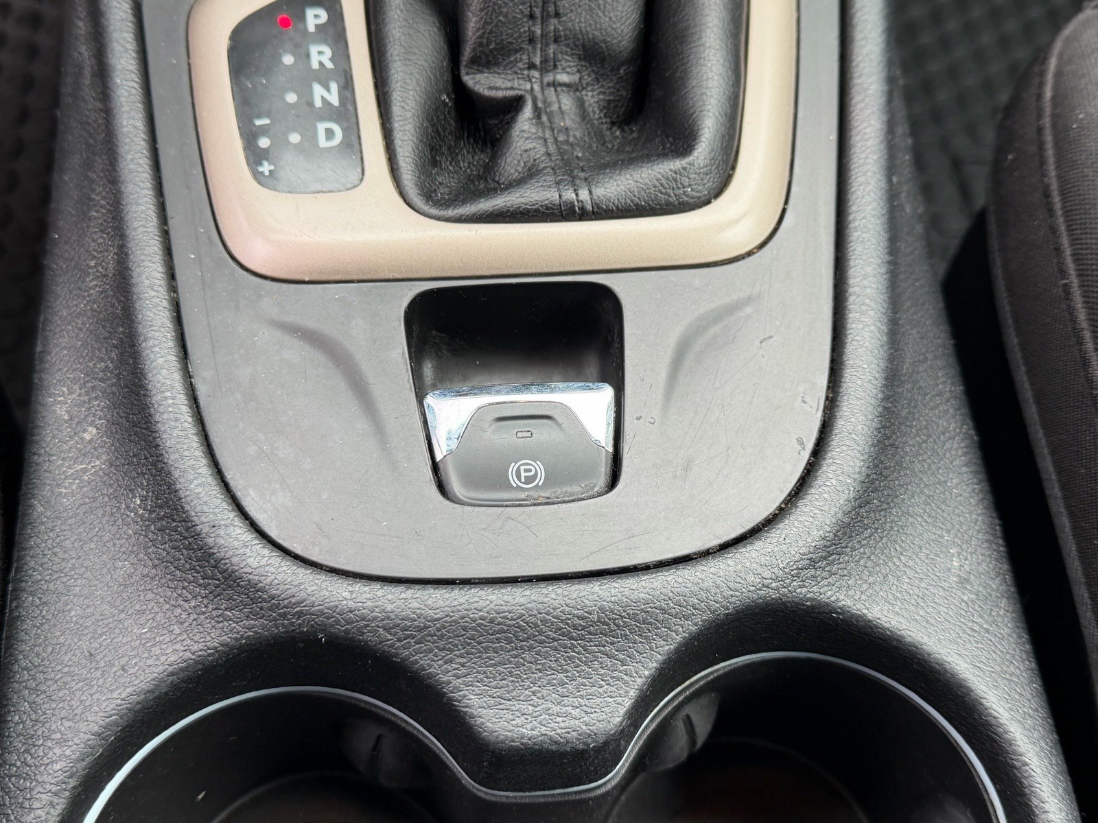 Used 2016 Jeep Cherokee 75th Anniversary FWD image 34