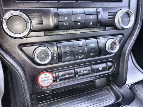 Used 2016 Ford Mustang Convertible image 18