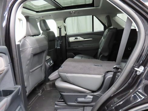 Used 2025 Ford Explorer Active w/ Active Comfort Package image 45