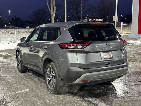 Used 2021 Nissan Rogue SV image 6