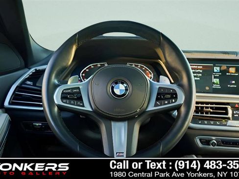 Used 2022 BMW X6 xDrive40i w/ Executive Package image 56