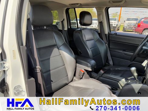 Used 2015 Jeep Patriot High Altitude FWD image 15