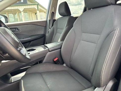 Used 2023 Nissan Rogue S FWD image 19
