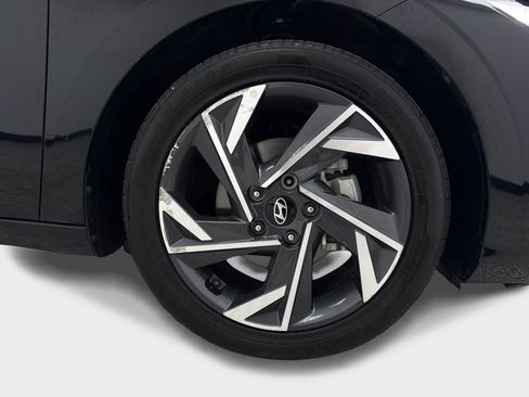 Used 2025 Hyundai Elantra Sport FWD image 48