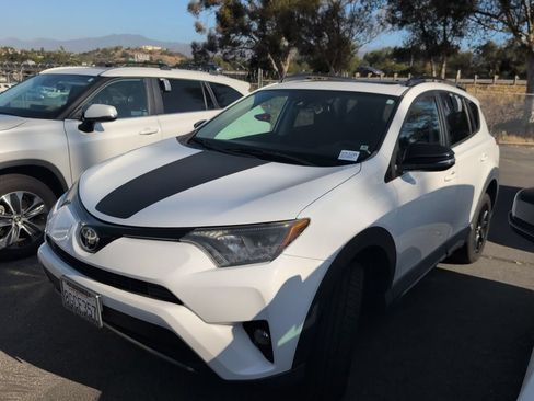Used 2018 Toyota RAV4 Adventure AWD/4WD image 3